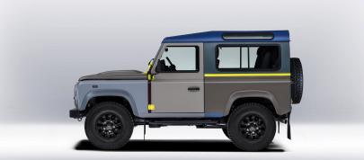Land Rover Defender Paul Smith Special Edition (2015) - picture 4 of 21