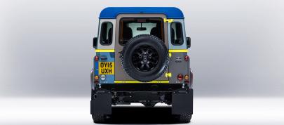 Land Rover Defender Paul Smith Special Edition (2015) - picture 7 of 21