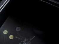 Land Rover Defender Paul Smith Special Edition (2015) - picture 13 of 21