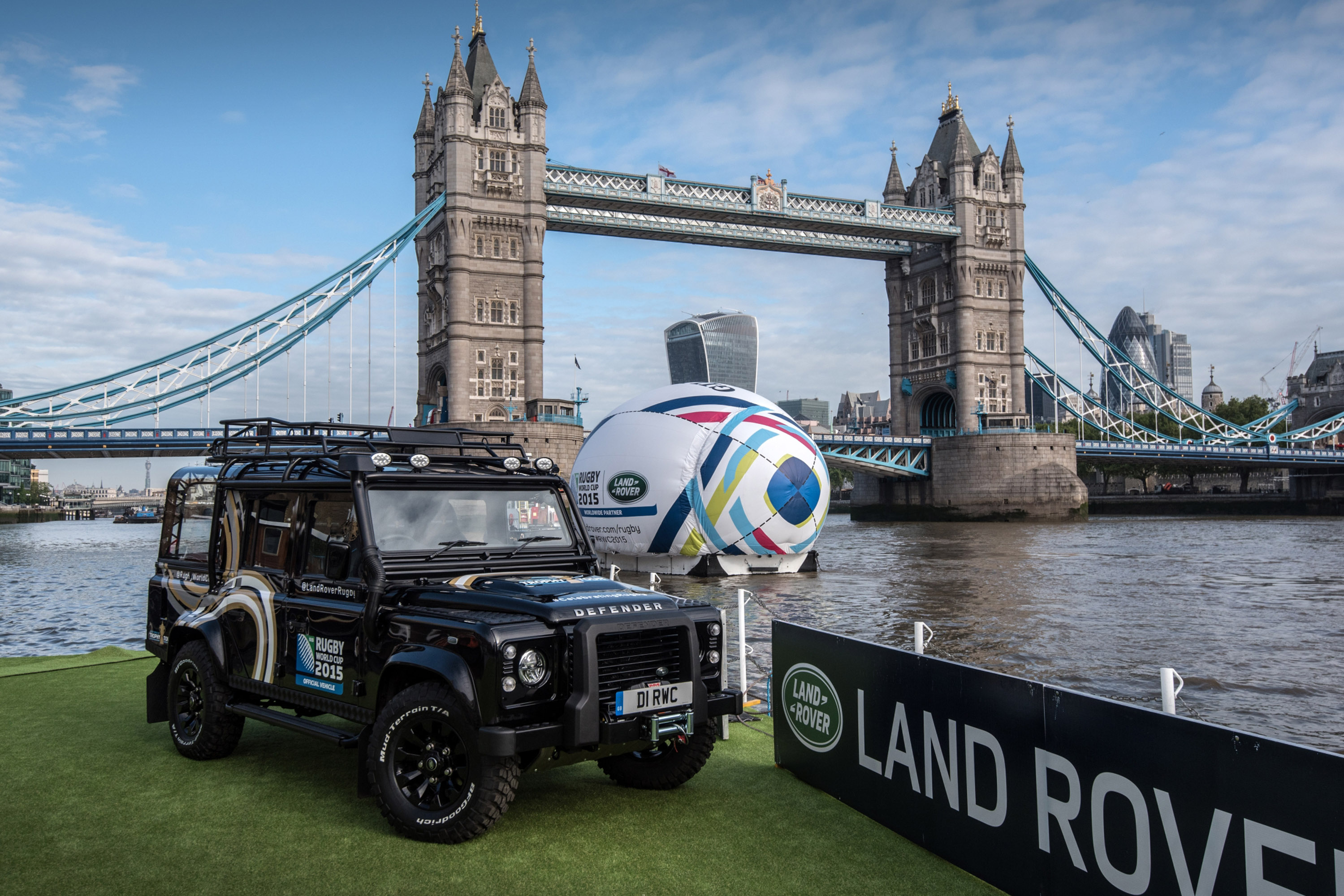 Land Rover Rugby World Cup Defender