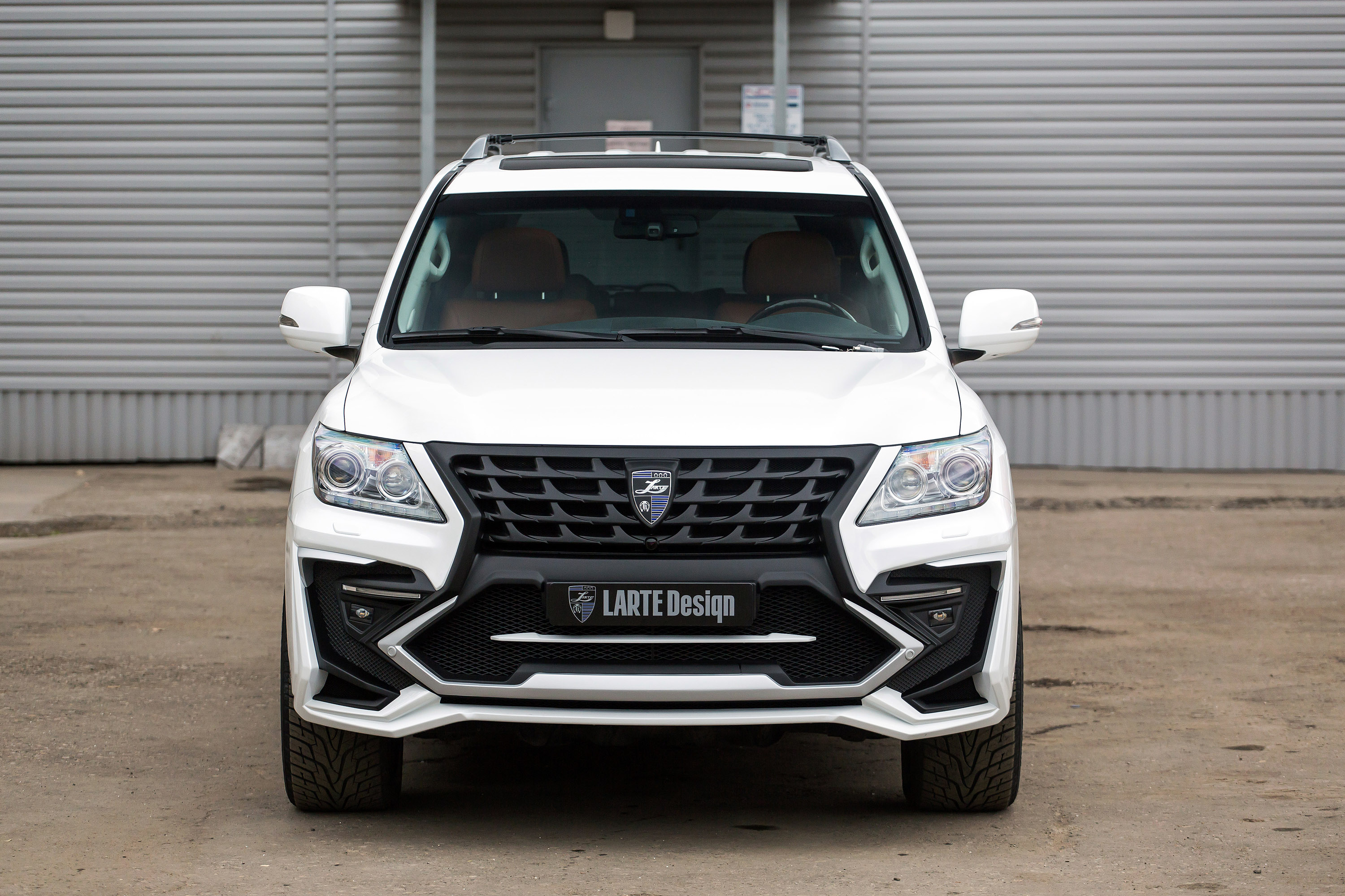 Larte Lexus LX570 White Alligator