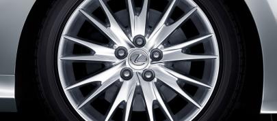 Lexus GS 350 (2015) - picture 15 of 17