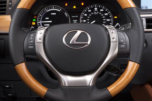 Lexus GS 450h (2015) - picture 17 of 20