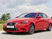 Lexus IS 200t (2015) - picture 1 of 5