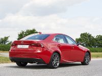 Lexus IS 200t (2015) - picture 3 of 5