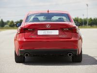 Lexus IS 200t (2015) - picture 4 of 5