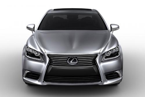 Lexus LS (2015) - picture 1 of 31