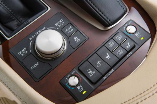 Lexus LS (2015) - picture 16 of 31