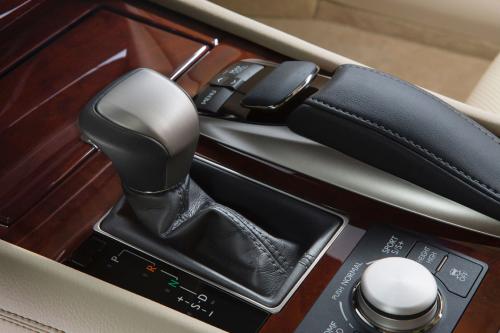 Lexus LS (2015) - picture 17 of 31