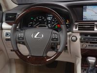 Lexus LS (2015) - picture 10 of 31