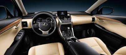 Lexus NX 300h (2015) - picture 4 of 5