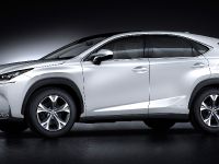 Lexus NX 300h (2015) - picture 2 of 5