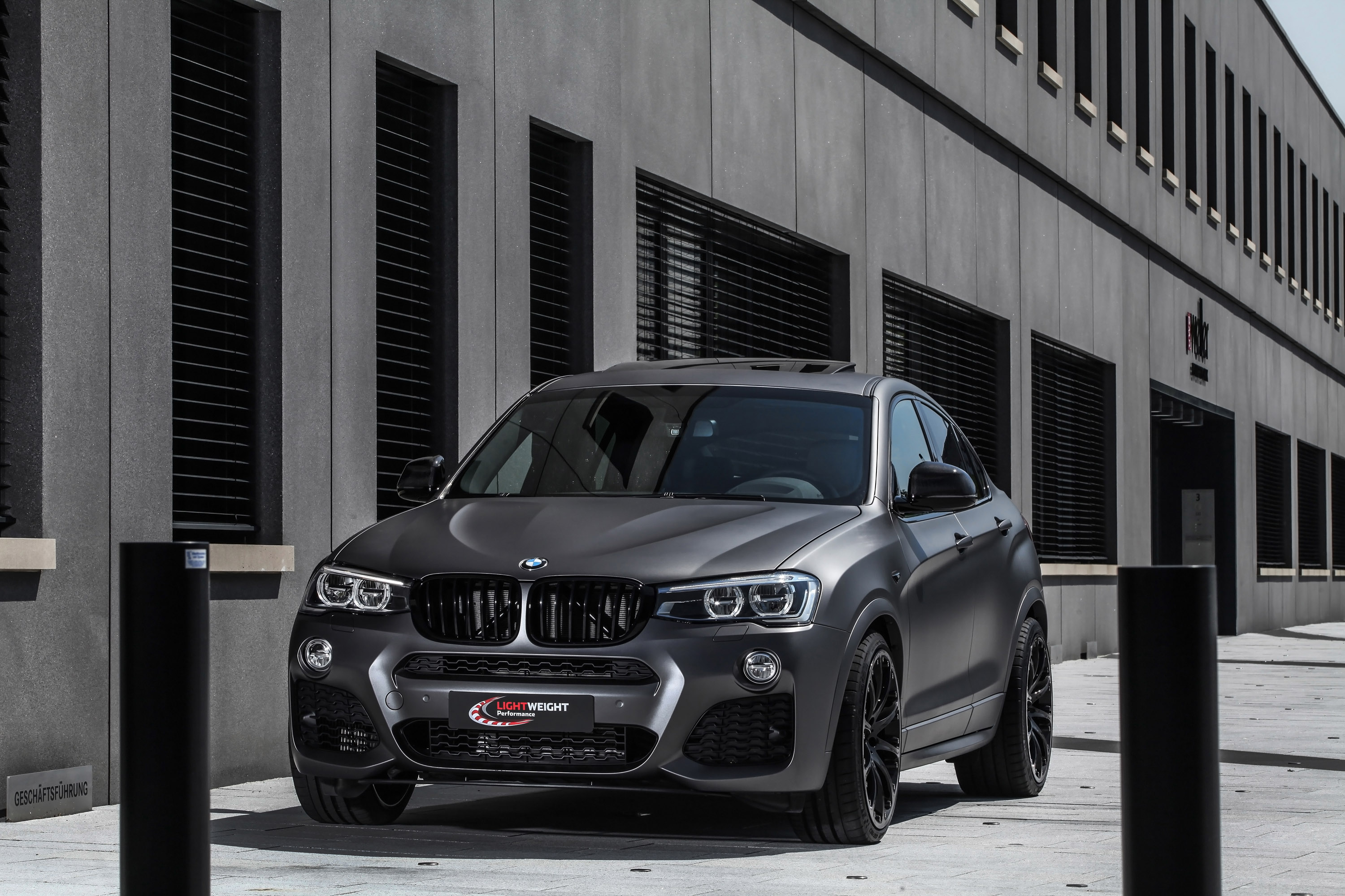 LIGHTWEIGHT BMW X4