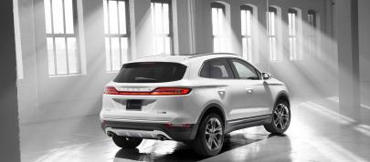 Lincoln MKC (2015) - picture 7 of 13