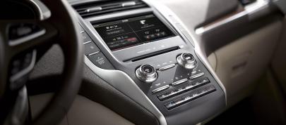 Lincoln MKC (2015) - picture 12 of 13