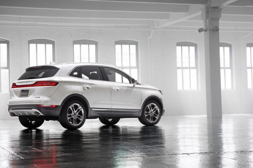 Lincoln MKC (2015) - picture 8 of 13