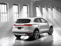 Lincoln MKC (2015) - picture 7 of 13