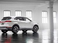 Lincoln MKC (2015) - picture 8 of 13