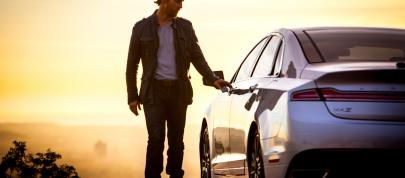 Lincoln MKZ and Matthew McConaughey (2015) - picture 4 of 4