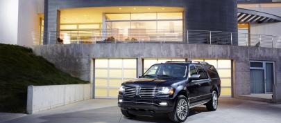 Lincoln Navigator (2015) - picture 4 of 14