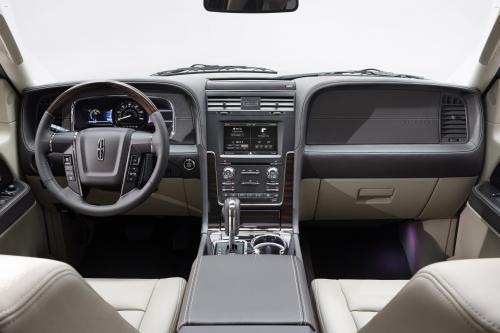 Lincoln Navigator (2015) - picture 9 of 14