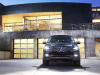 Lincoln Navigator (2015) - picture 1 of 14