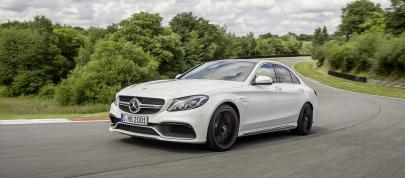 Mercedes-AMG C63 (2015) - picture 4 of 10