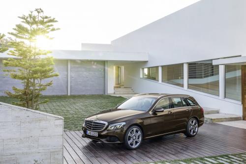 Mercedes-Benz C-Class Estate (2015) - picture 32 of 41