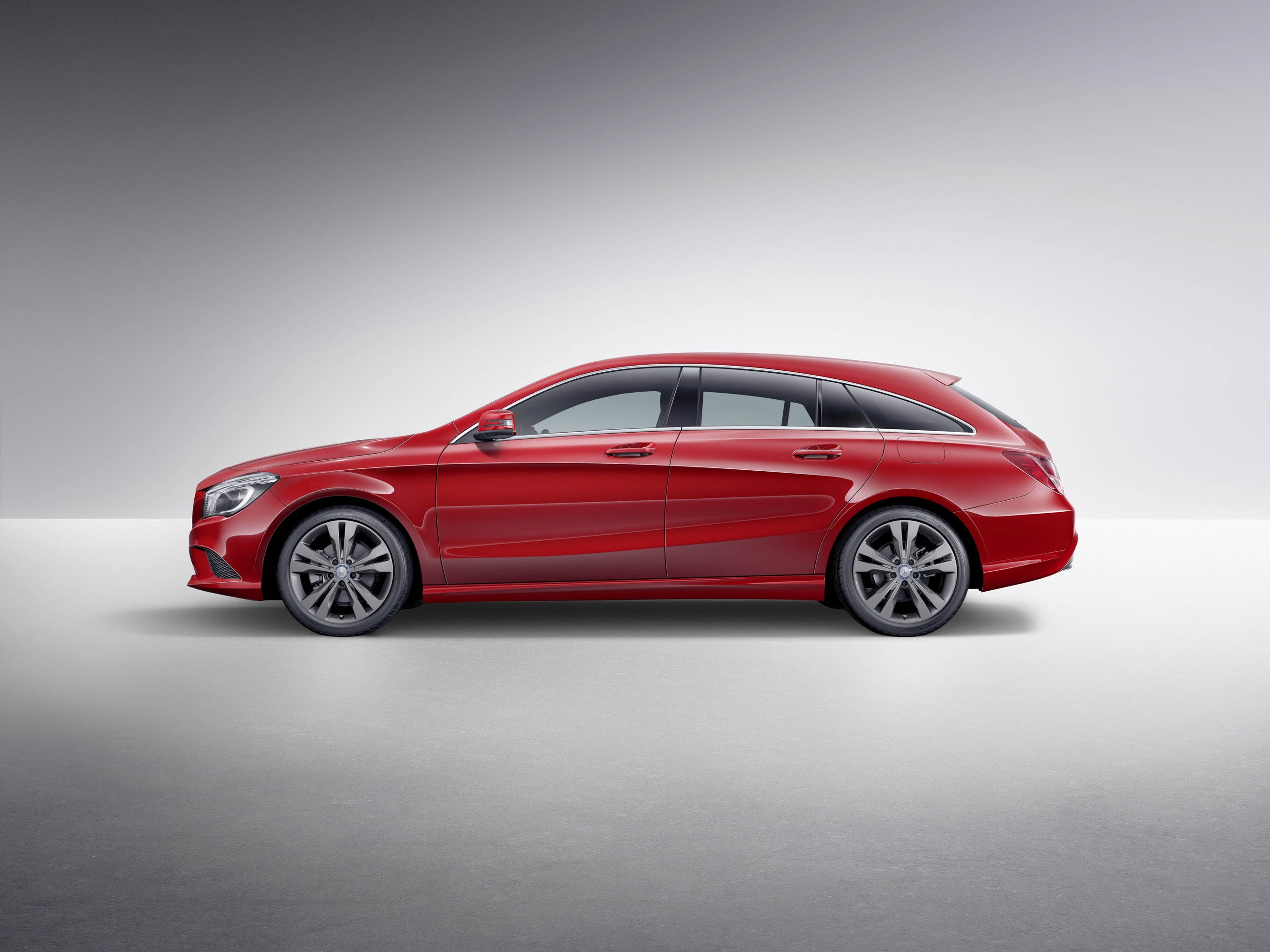 Mercedes-Benz CLA45 AMG Shooting Brake