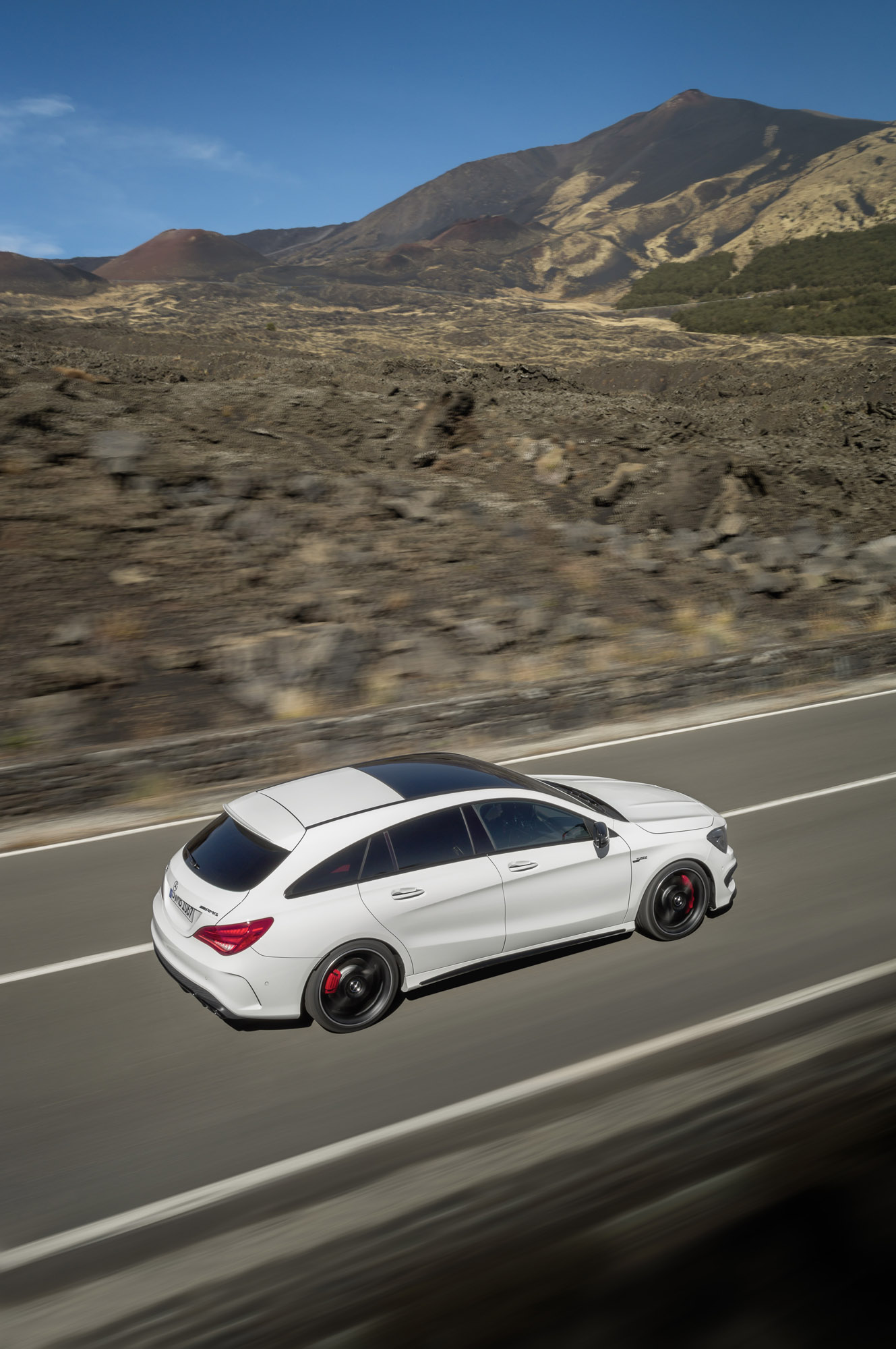 Mercedes-Benz CLA45 AMG Shooting Brake