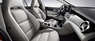 Mercedes-Benz CLA45 AMG Shooting Brake (2015) - picture 15 of 17