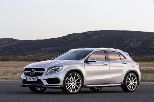 Mercedes-Benz GLA 45 AMG (2015) - picture 1 of 10