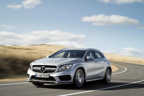 Mercedes-Benz GLA 45 AMG (2015) - picture 9 of 10
