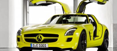Mercedes-Benz SLS AMG E-CELL (2015) - picture 4 of 19