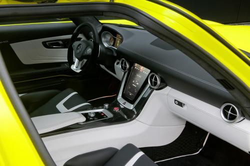 Mercedes-Benz SLS AMG E-CELL (2015) - picture 16 of 19