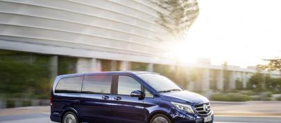 Mercedes-Benz V-Class (2015) - picture 7 of 32
