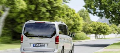 Mercedes-Benz V-Class (2015) - picture 12 of 32