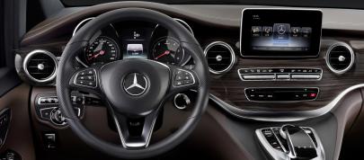 Mercedes-Benz V-Class (2015) - picture 23 of 32