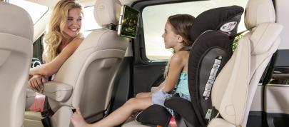 Mercedes-Benz V-Class (2015) - picture 31 of 32