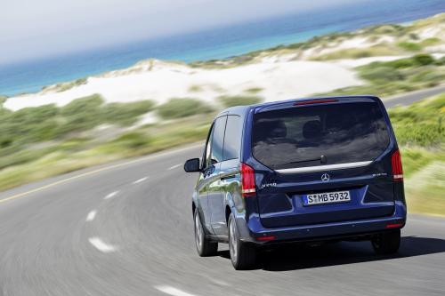 Mercedes-Benz V-Class (2015) - picture 8 of 32