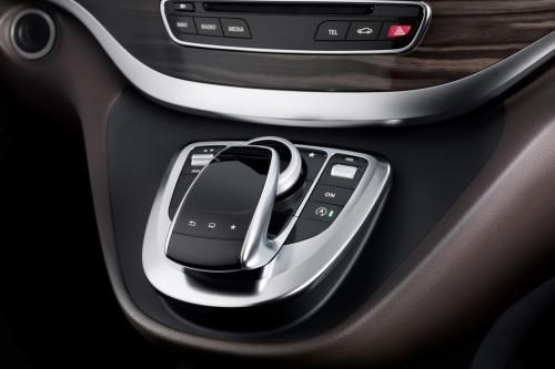 Mercedes-Benz V-Class (2015) - picture 25 of 32