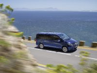 Mercedes-Benz V-Class (2015) - picture 10 of 32