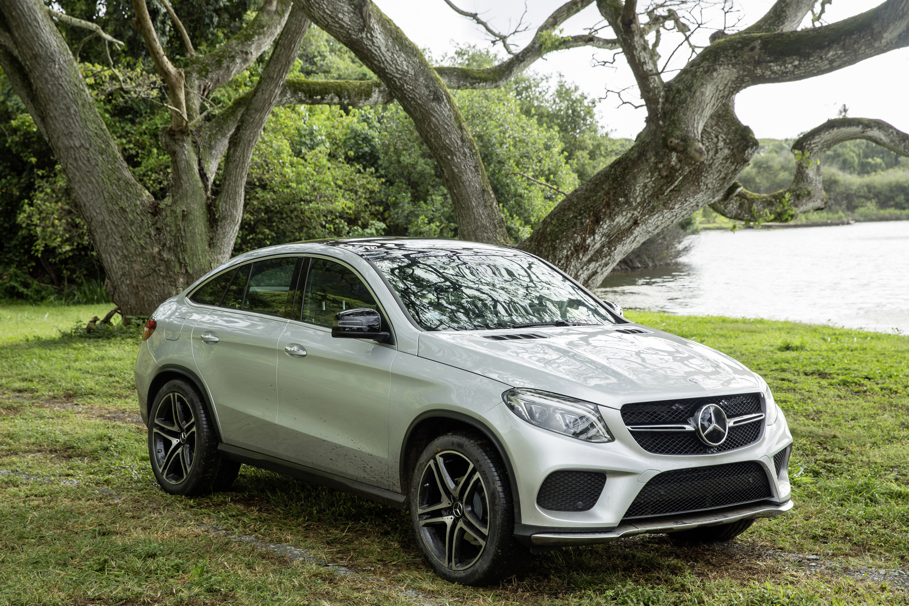 Mercedes-Benz Vehicles in Jurassic World