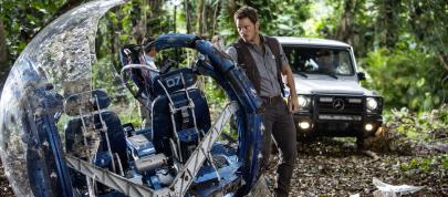 Mercedes-Benz Vehicles in Jurassic World (2015) - picture 7 of 15