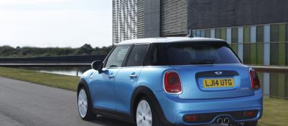 MINI 5-door Hatchback (2015) - picture 15 of 150