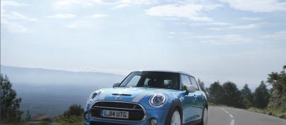 MINI 5-door Hatchback (2015) - picture 36 of 150