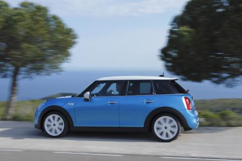 MINI 5-door Hatchback (2015) - picture 33 of 150