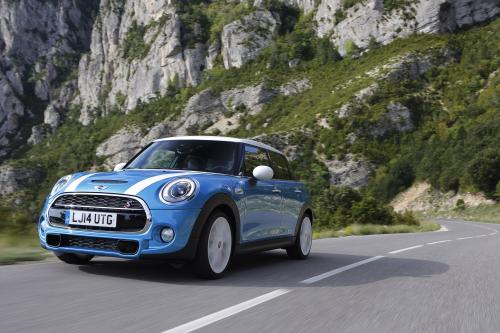 MINI 5-door Hatchback (2015) - picture 40 of 150