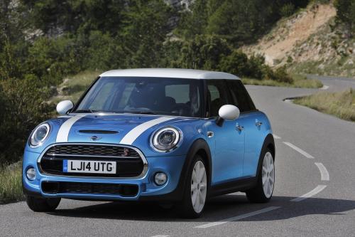MINI 5-door Hatchback (2015) - picture 41 of 150
