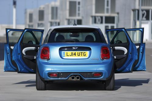 MINI 5-door Hatchback (2015) - picture 57 of 150
